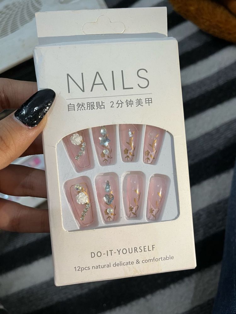 DIY Press-On Nails - Elegant Design