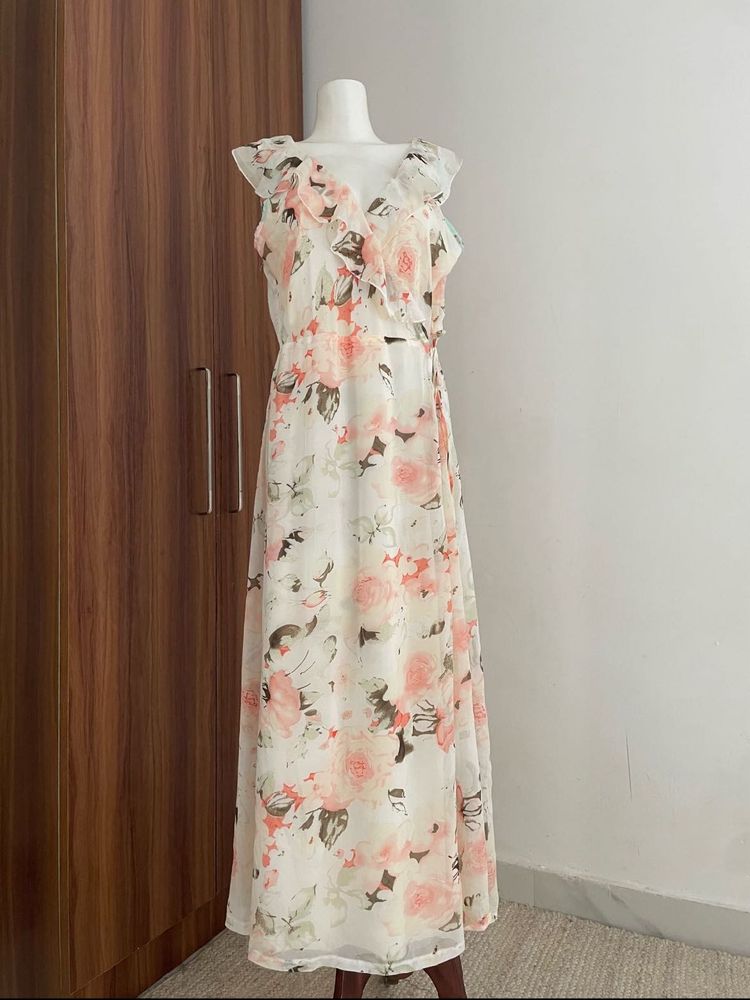 Floral Maxi Dress - Elegant &amp; Flowing