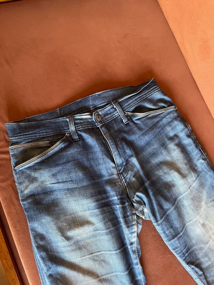 Levi’s 34 Waist Ripped Men’s Jeans