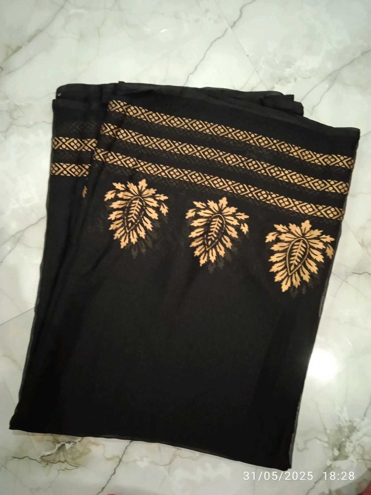 pretty black saree .
