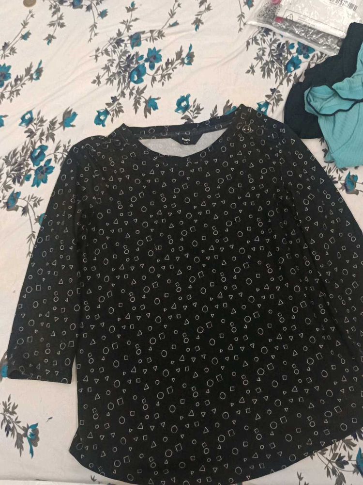 Black Patterned 3/4 Sleeve Top
