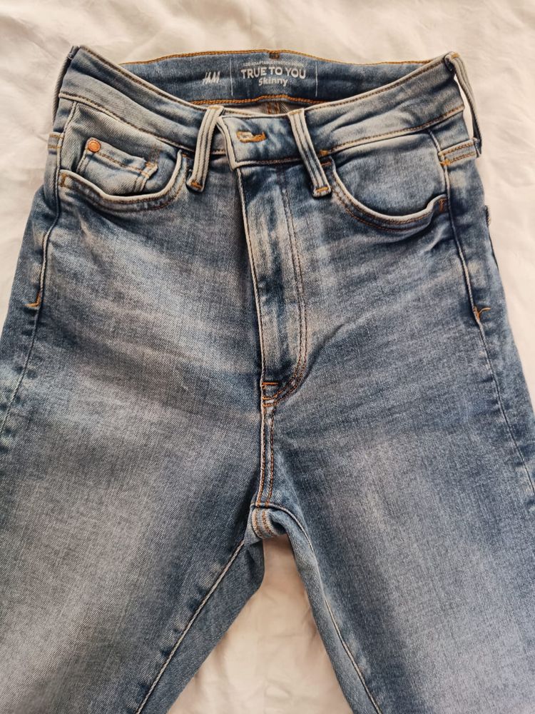 H&amp;M Skinny Fit jeans