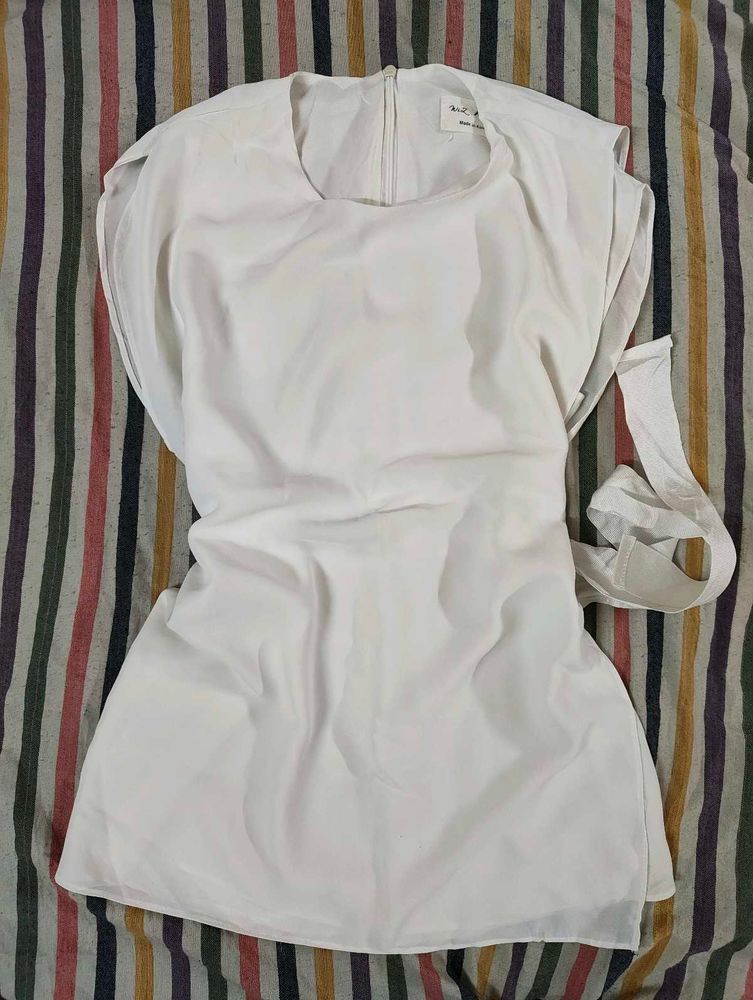 Elegant White Sleeveless Top