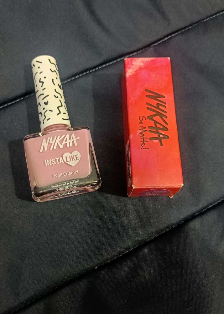 It&#39;s Lipstick And Nail paint