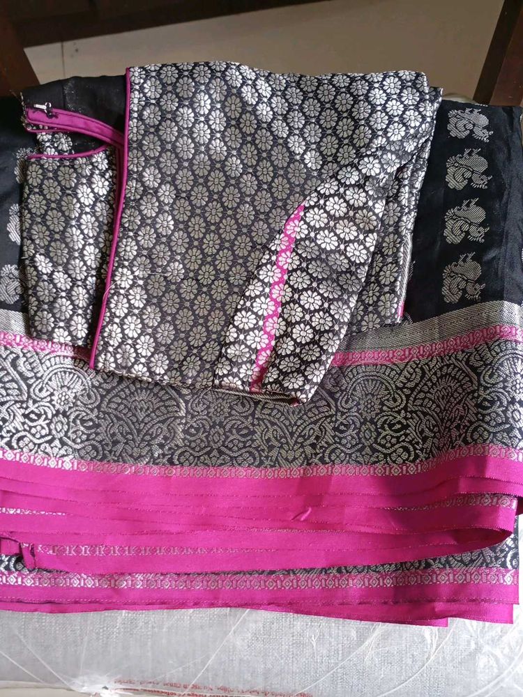 Black &amp; Pink Floral Jacquard Saree