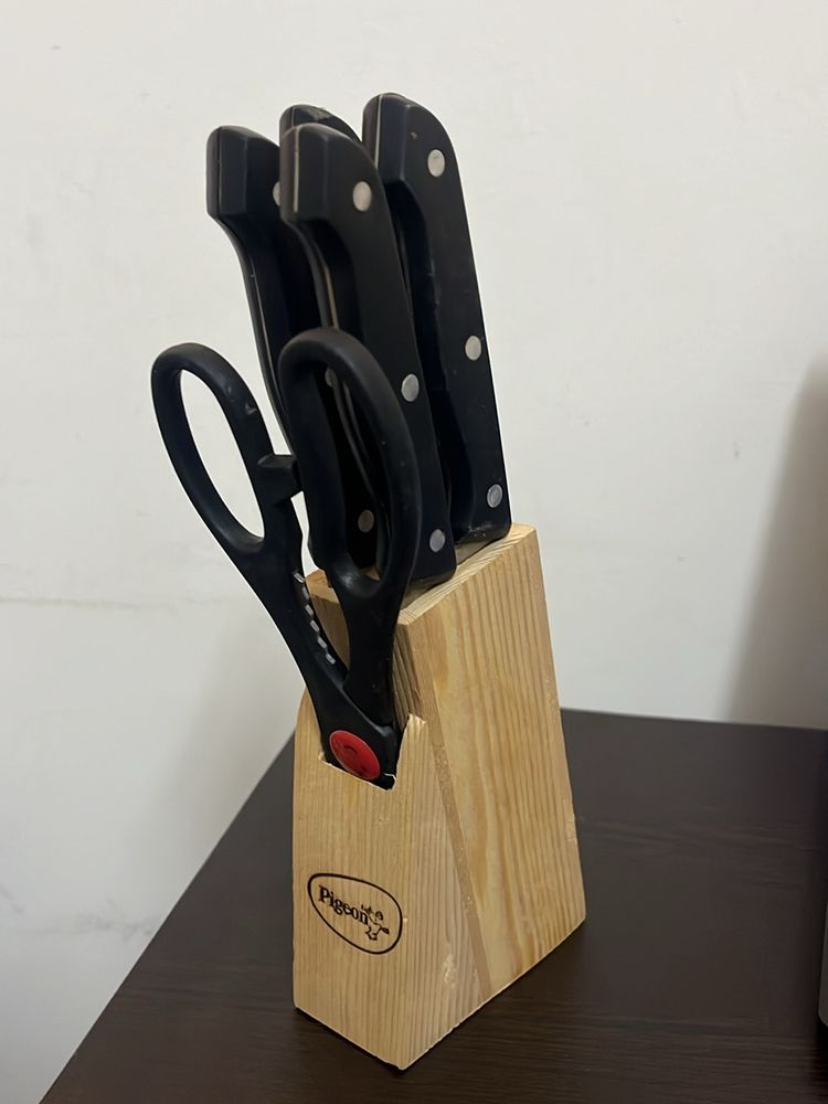 Knife Set With Wooden Holder