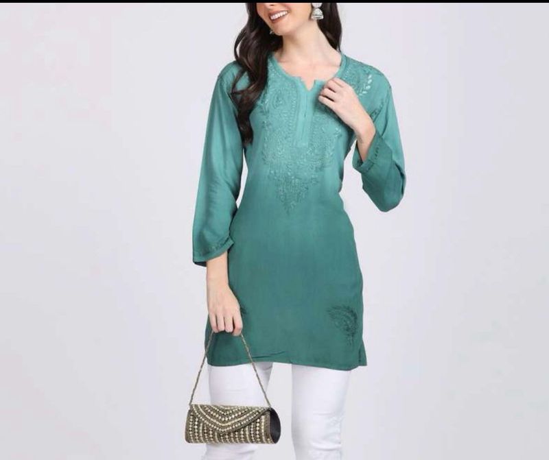OMBRE GREEN EMBROIDERED KURTI🪷