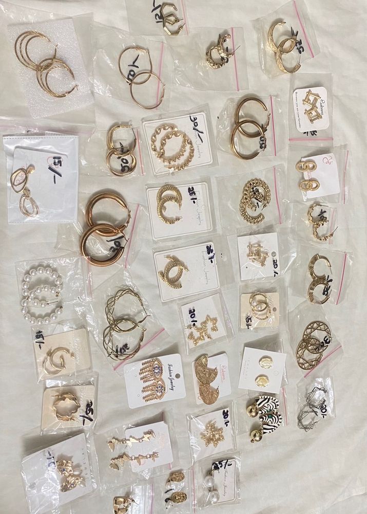 Earring Bundle! DM For Each Price 👑