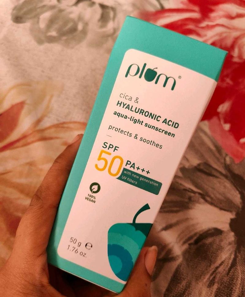 Plum Sunscreen Hyaluronic Acid