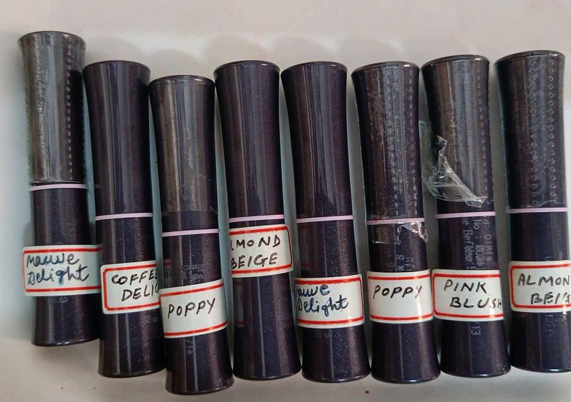 Avon Set Of 8 Lipsticks With Smooth &amp; Long Stay