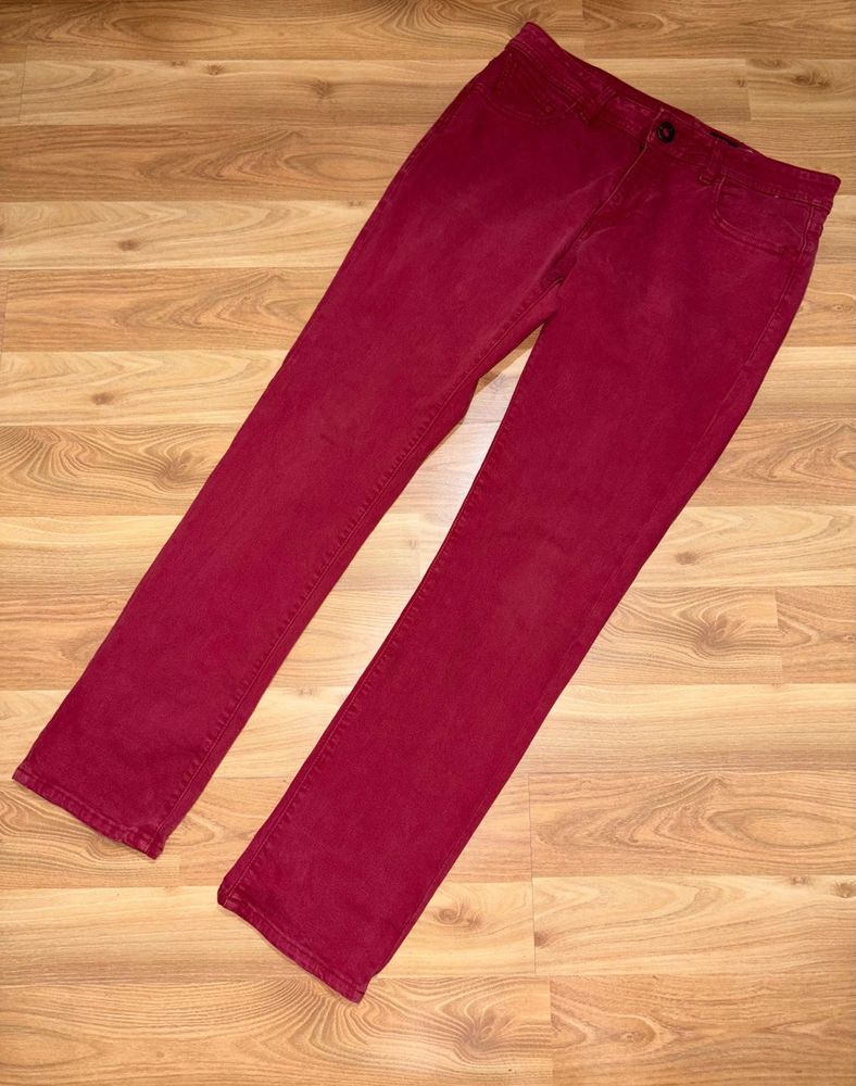 (Rare) Volcom Burgundy Straight Leg Jeans