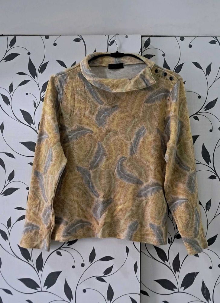 Hight neck Patterned Long Sleeve Top