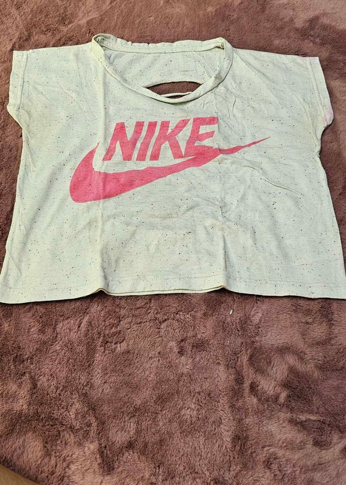 Nike Graphic Tee