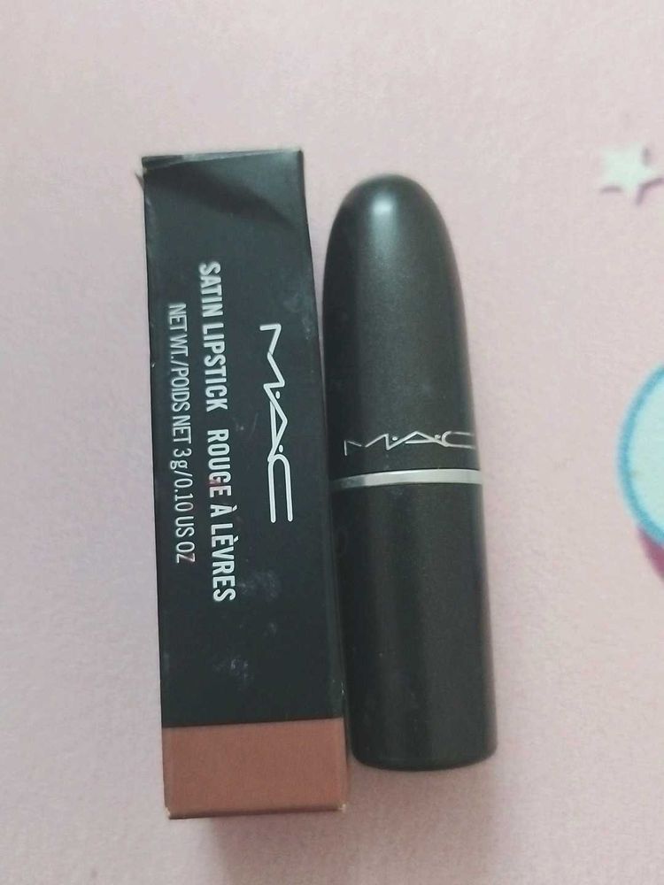 Mac Satin Lipstick In Shade Spirit