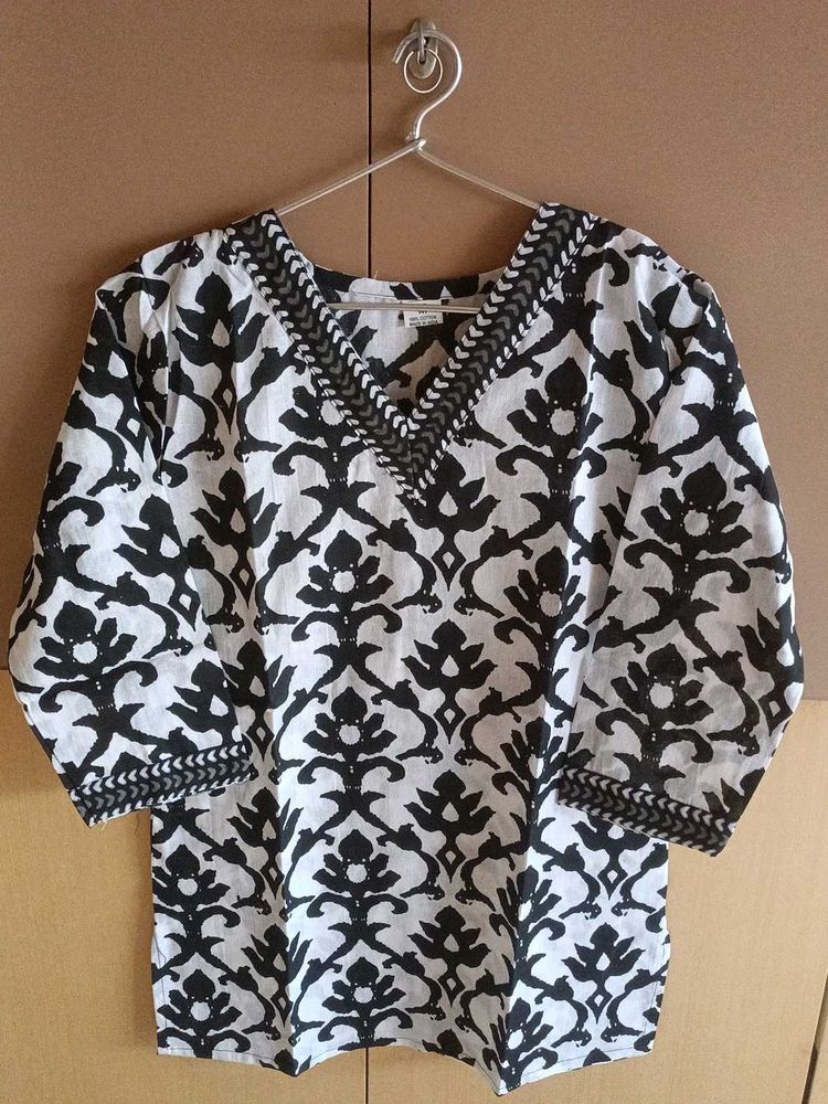 Sanganeri Black Bold Floral Print Cotton Top