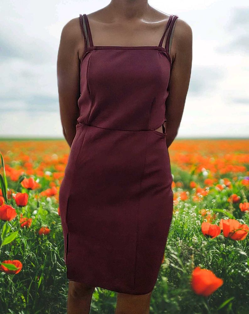 Mauve shoulder straps cut out detail sheath dress