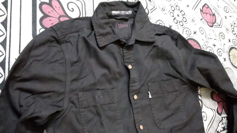BLACK SHIRT