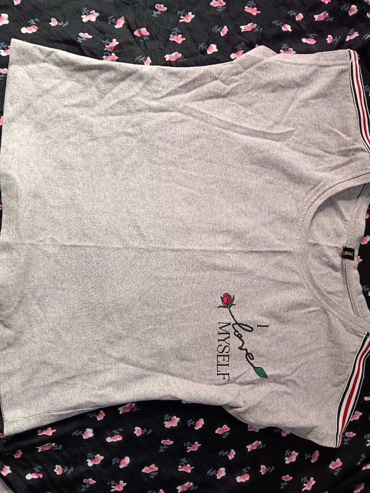 Crop Grey &#39;Love Myself&#39; Tee🩷