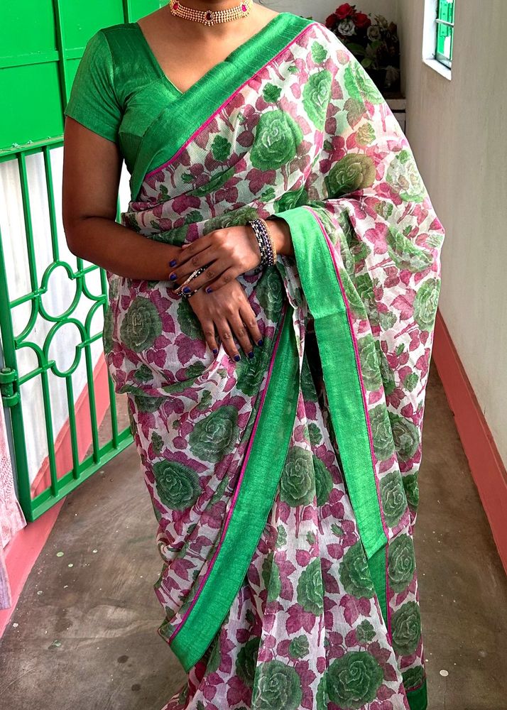 ☘️Saree with blouse ☘️