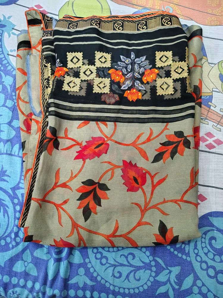 Floral Print Saree with Embellishments
