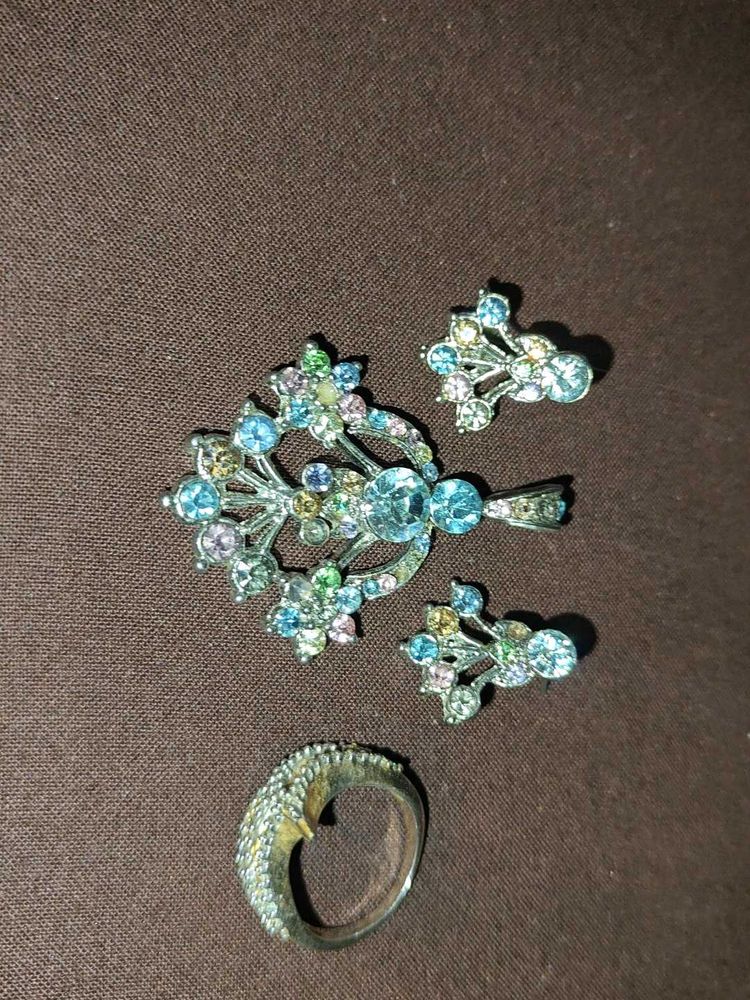 Multi Stone Beautiful Pendant Set With Ring