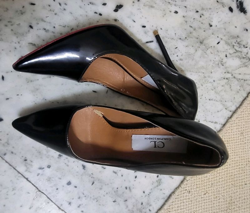 Carlton London Black Pumps
