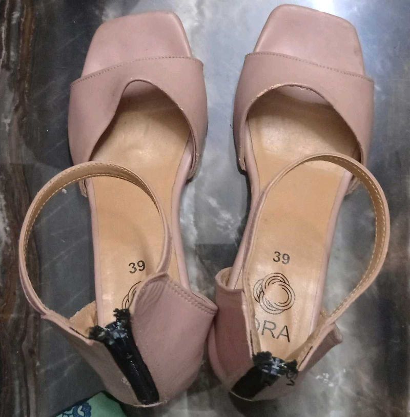 Sandal