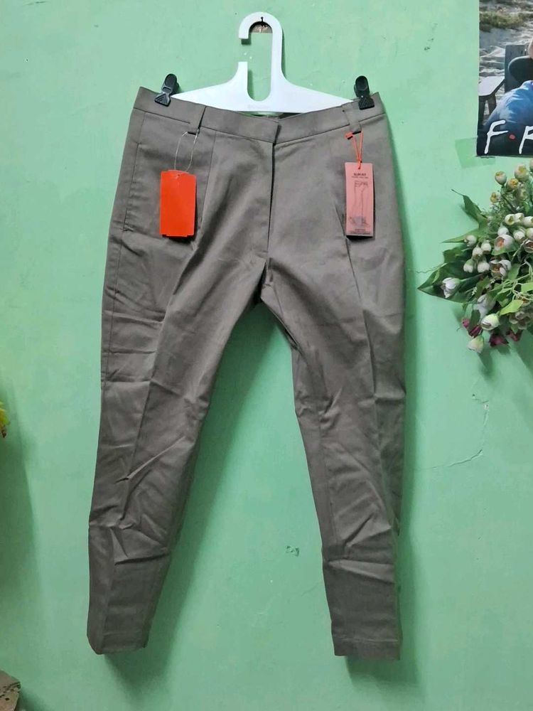 Stylish Khaki Trousers🆕