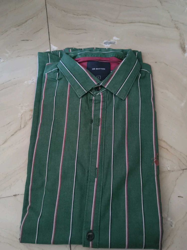 Mr. Button Striped Green Casual Shirt