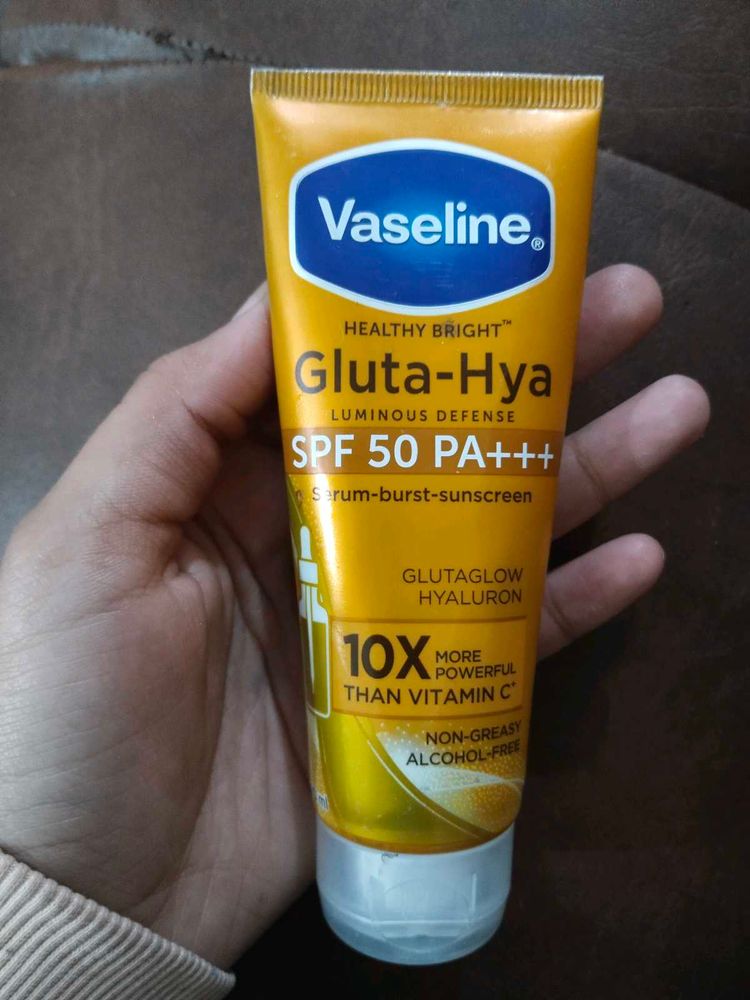 Vaseline Gluta-Hya SPF 50
