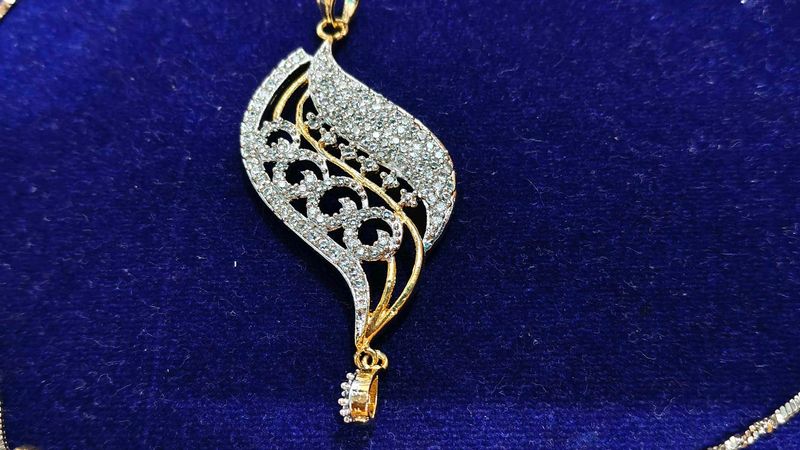 Elegant Leaf Pendant