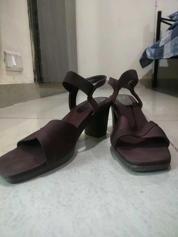 Elegant Brown Heeled Sandals