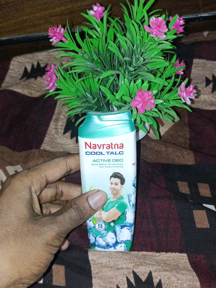 Navratna Cool Talc
