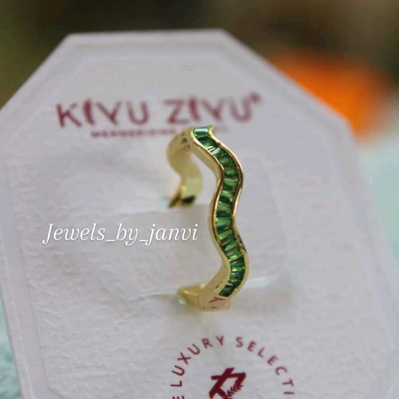 Green Stone Wave Ring