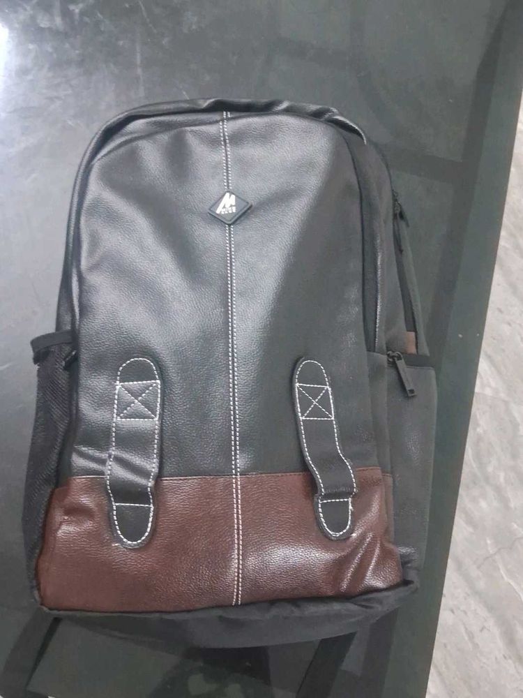 Backbag Leather