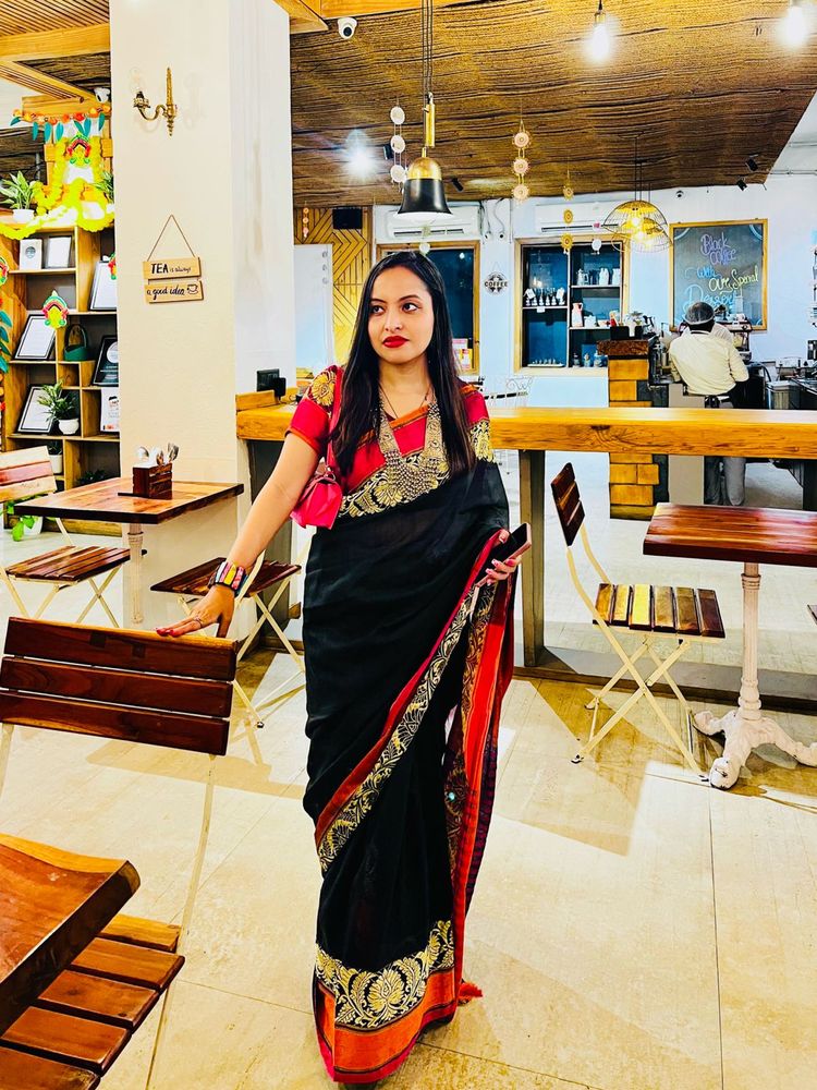 Elegant Black Saree with ready made blouse