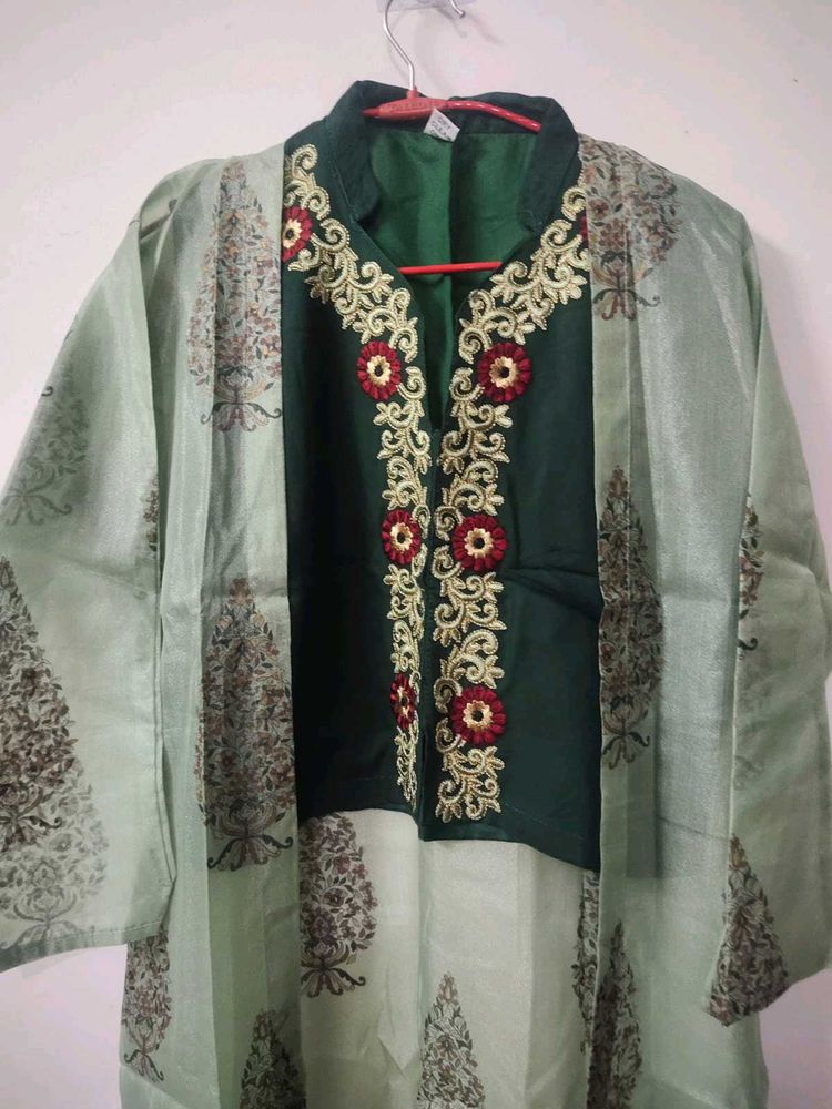 Embroidered Crop Top With Pant And Tissue Shrug