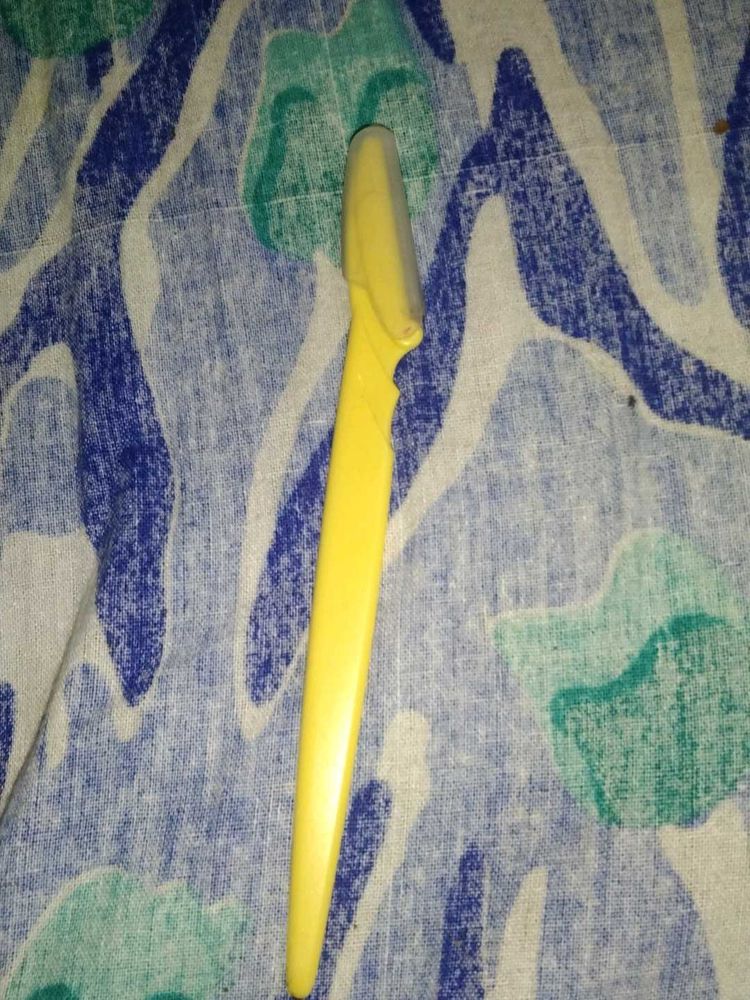 Eyebrow Razor
