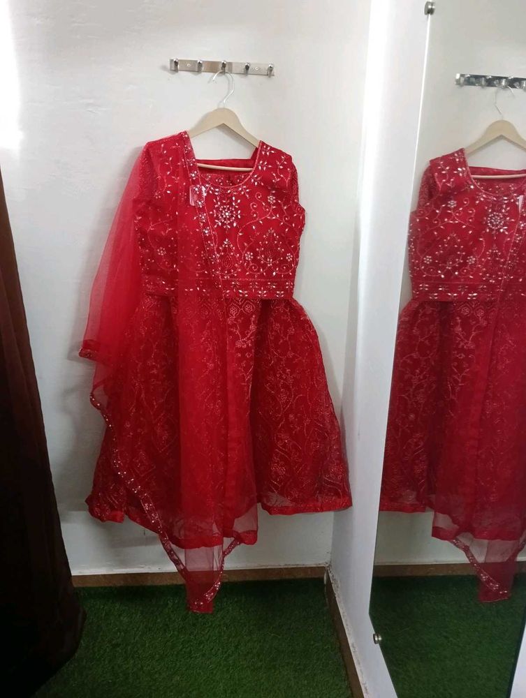 Red Embellished lehenga choli dupatta set