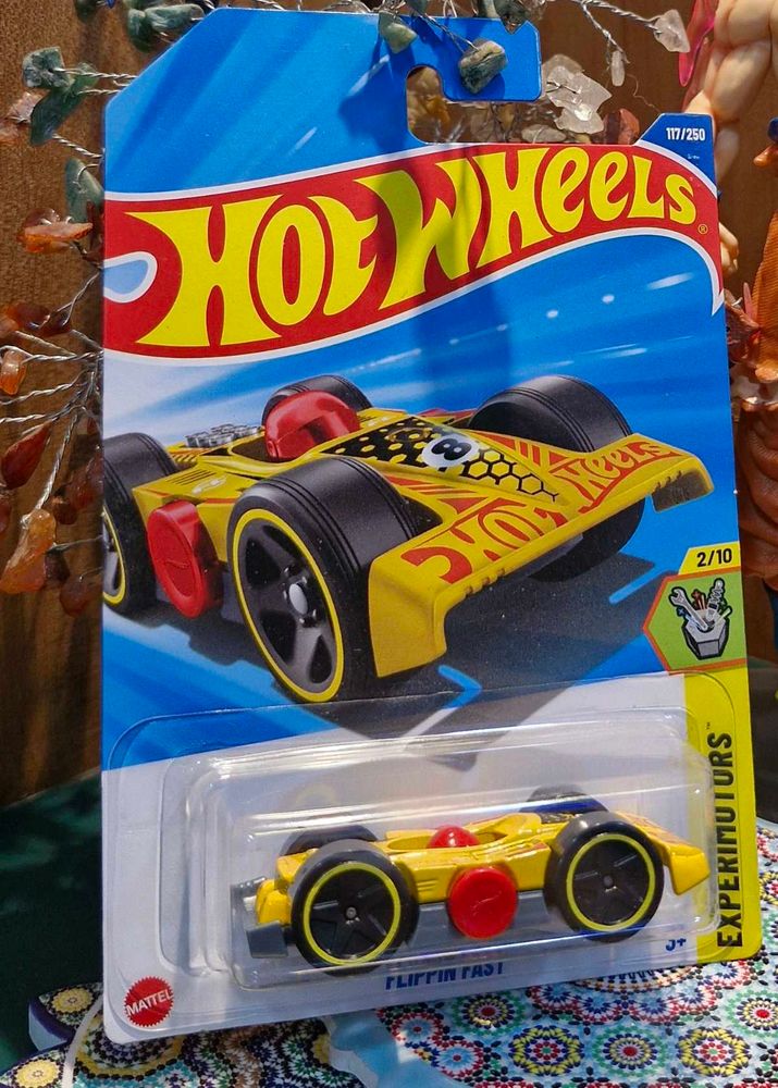 Hot Wheels Flippin' Fast - Yellow Race Car