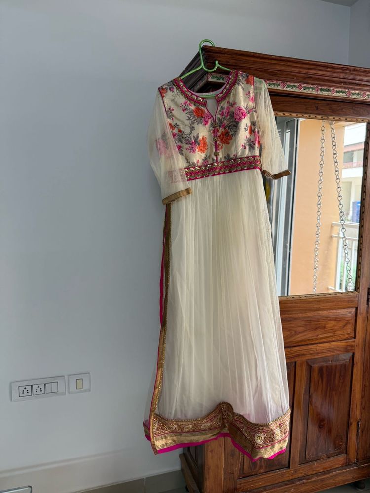 Floral Embroidered Kurta Set