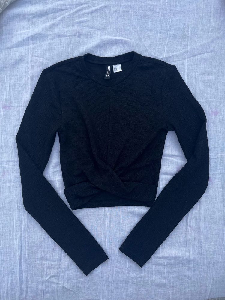 H&amp;M Divided Black Twist Front Top