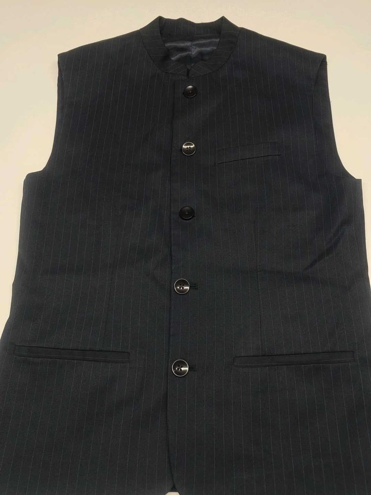 Vettori Fratini ( Shoppers Stop Brand) Jacket