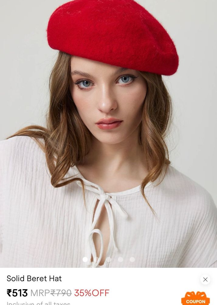 Red Beret Hat ( Worn Once ) ❤️