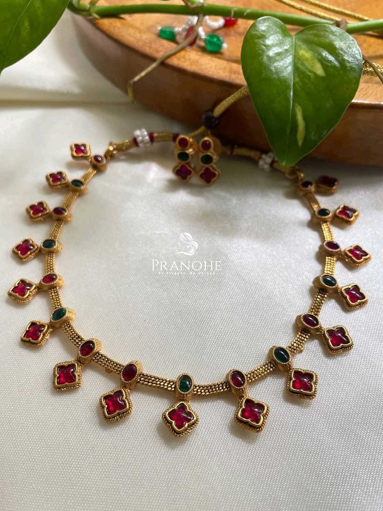 Elegant Necklace Set