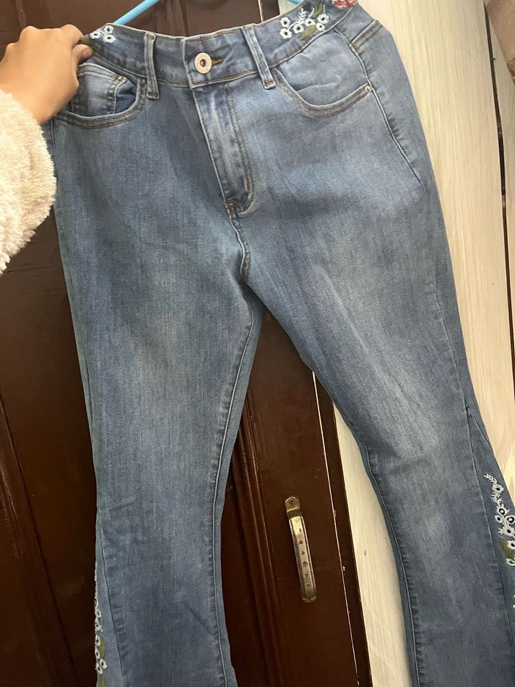 Floral Embroidered Denim Jeans