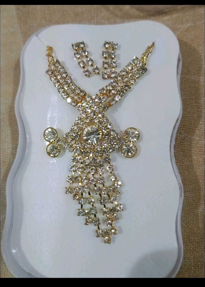 New Look Necklace.