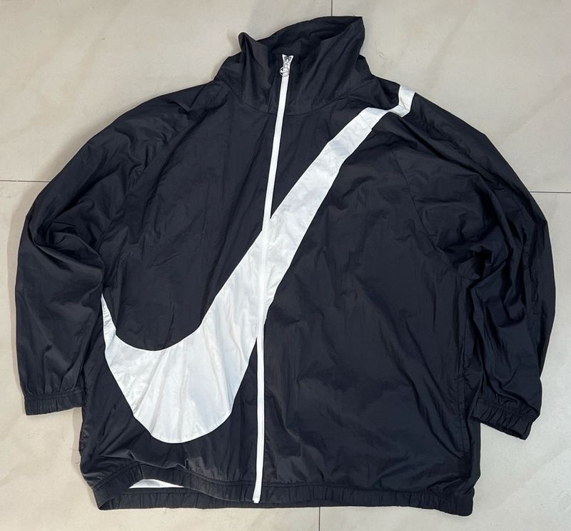 Nike Oversized Zipper