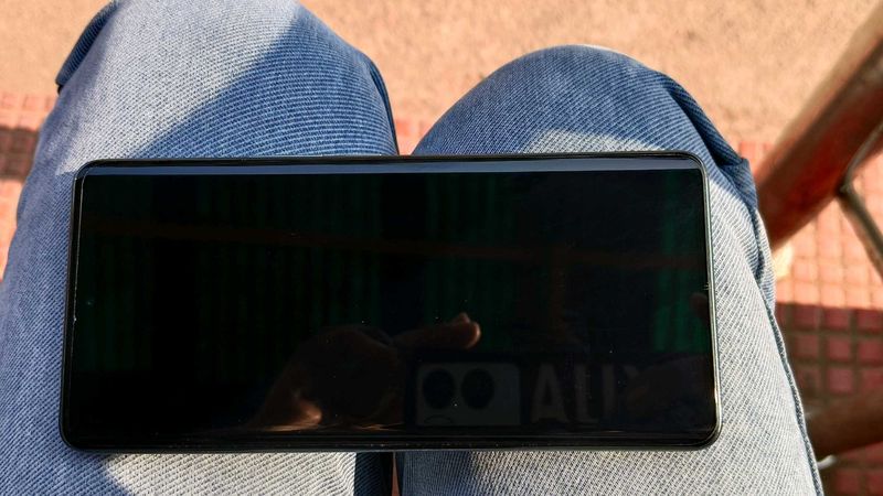 Vivo V25 Pro New Condition
