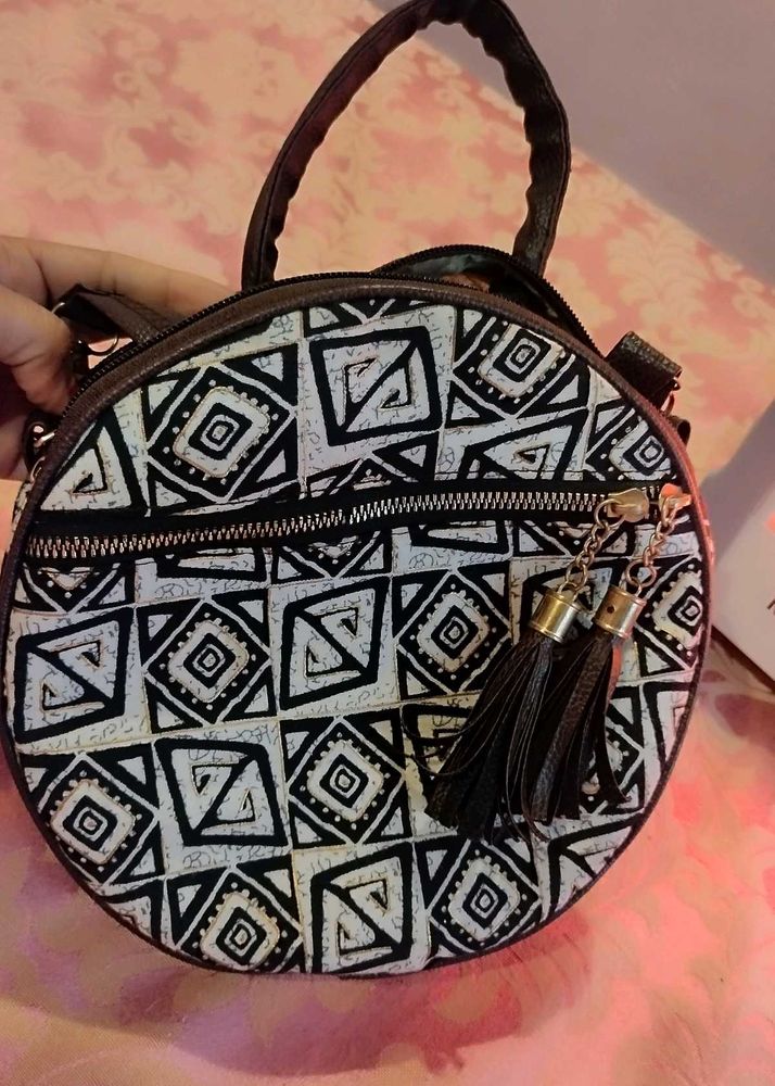 Beautiful Brown Sling Bag 😍...